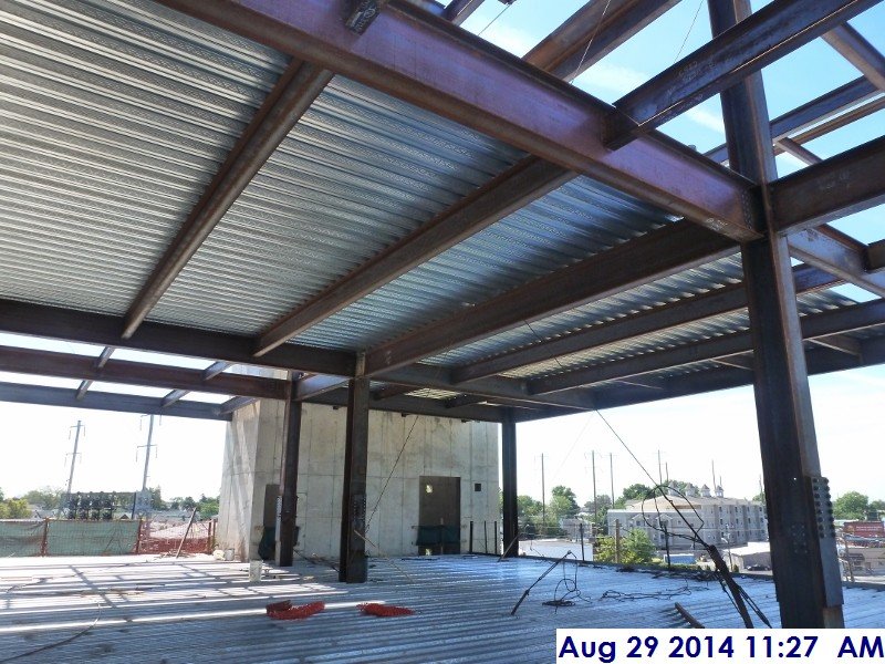 Started installing metal decking at Derrick -4 (4th Floor) Facing South-West (800x600)
